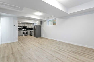 4219 Veterans Way NW in Edmonton, AB - Building Photo - Building Photo