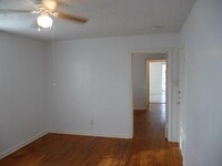 1036 Louise St photo'