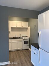 2220 Heather Ln in Louisville, KY - Building Photo - Building Photo