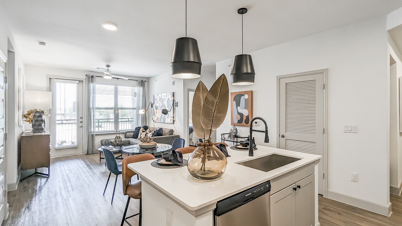 Varenna Lakeside in Georgetown, TX - Building Photo