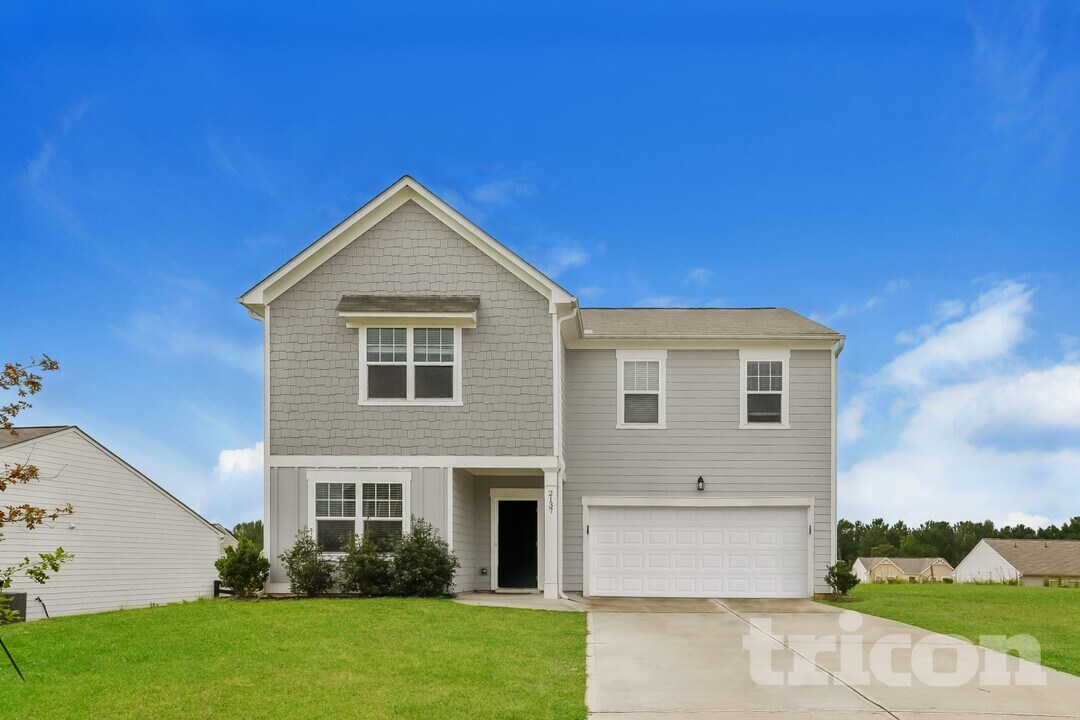 2137 Hudson Dr in Bethlehem, GA - Building Photo