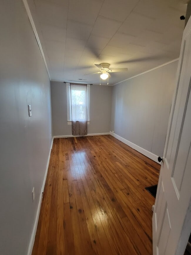 739 Pocahontas Pl, Unit B in Hampton, VA - Building Photo - Building Photo