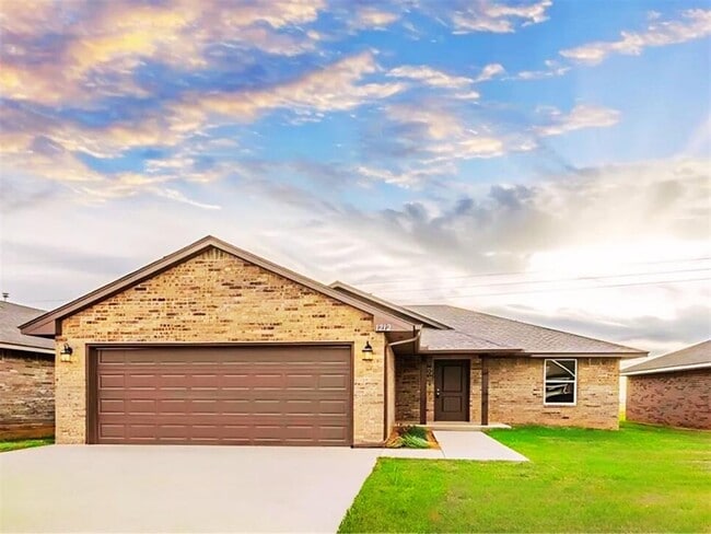 property at 1702 Highland Loop