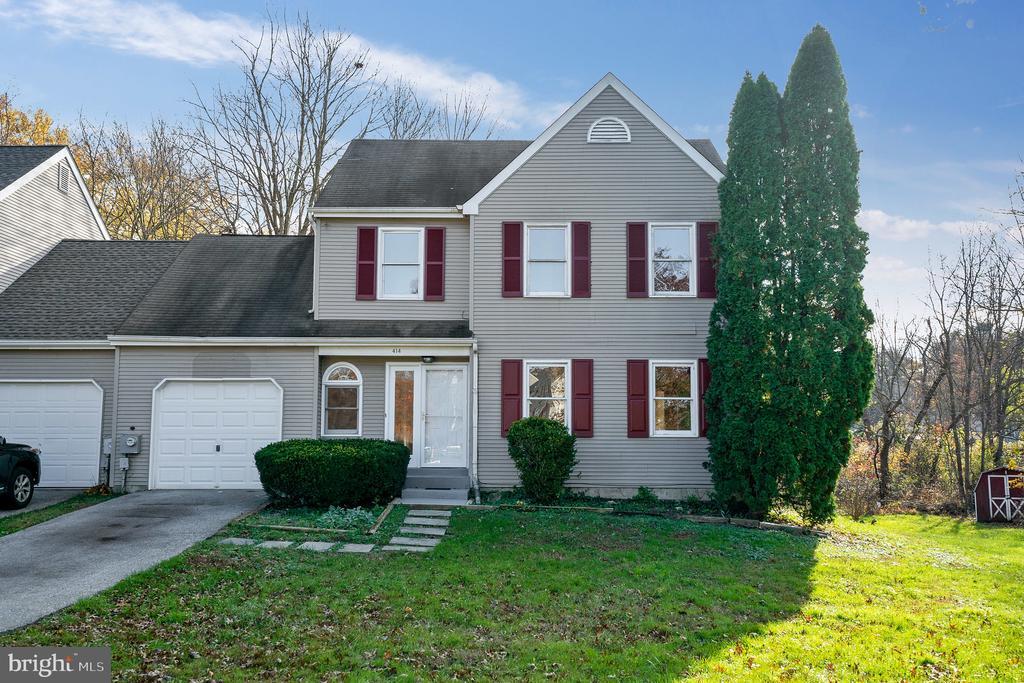 414 Windsor Cir in Exton, PA - Building Photo