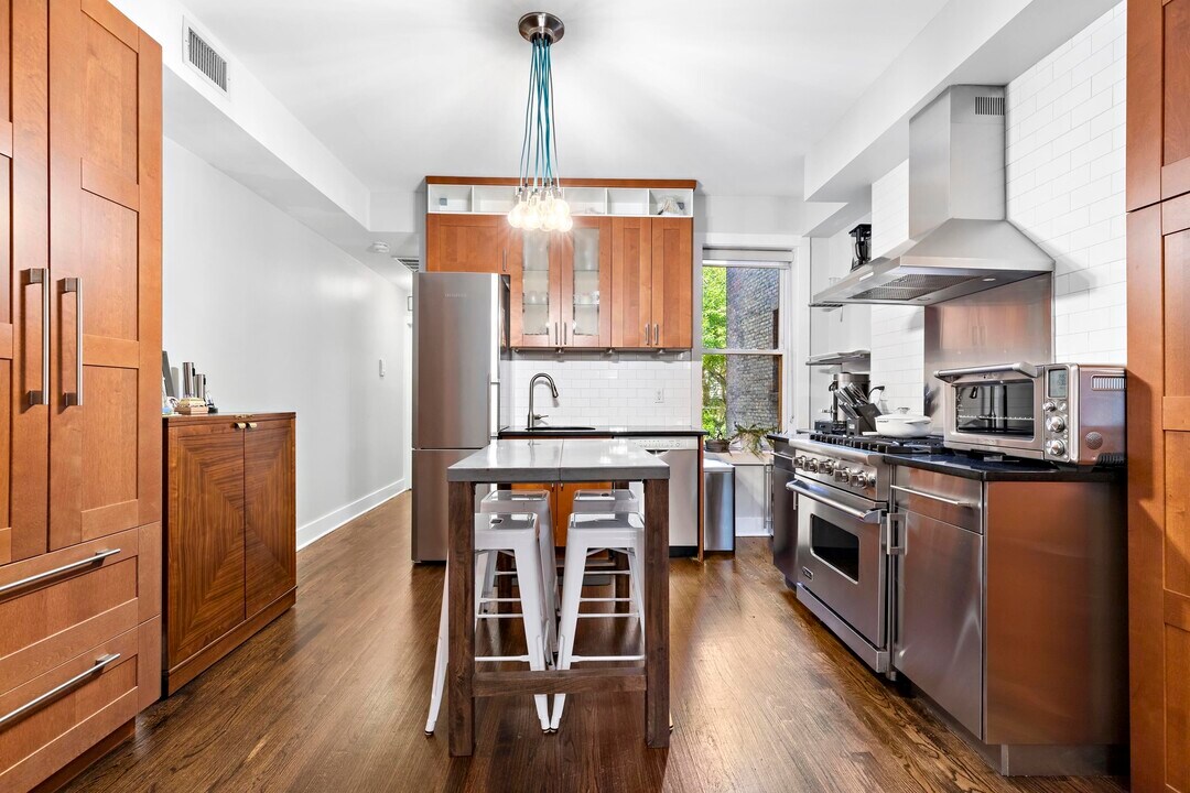 1112 Hudson St in Hoboken, NJ - Building Photo