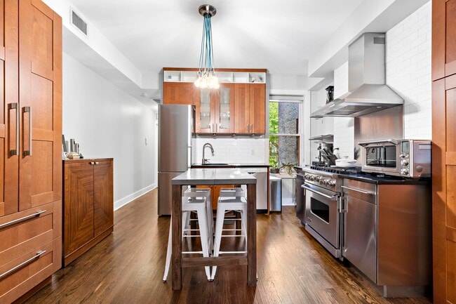 property at 1112 Hudson St