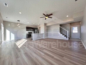 7000 Lake Hill Dr in Des Moines, IA - Building Photo - Building Photo