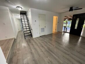 3411 Sunrise Blvd in Fort Pierce, FL - Building Photo - Building Photo