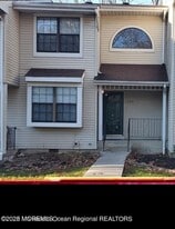 506 Santa Anita Ln in Toms River, NJ - Building Photo