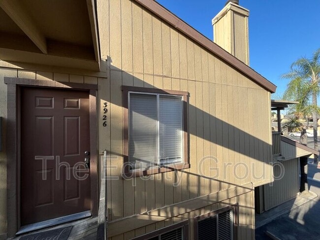 property at 3926 W Meadow Ave