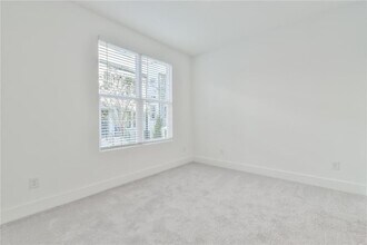 490 Harmony Ter NW in Atlanta, GA - Building Photo - Building Photo