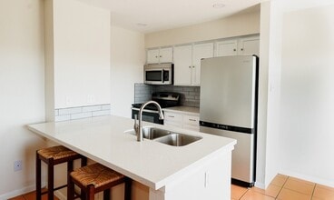 18511 Egret Bay Blvd, Unit 206 in Houston, TX - Building Photo - Building Photo