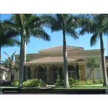 8858 W Flagler St in Miami, FL - Building Photo - Building Photo