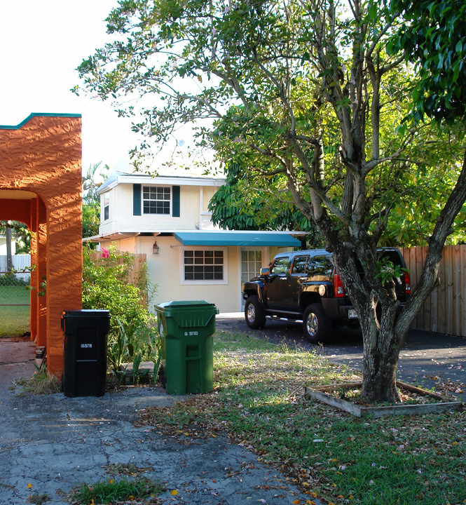 1615 NE 3rd Ct in Fort Lauderdale, FL - Building Photo