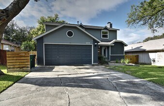 3318 Stoney Country in San Antonio, TX - Building Photo - Building Photo