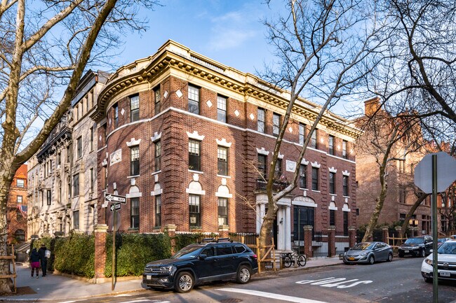 1-9 Montgomery Pl in Brooklyn, NY - Building Photo - Building Photo