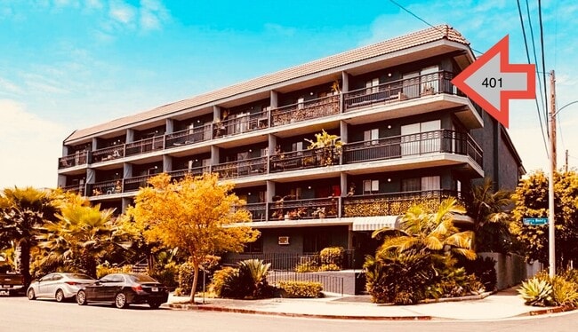 1355 Sierra Bonita N Ave, Unit 401 in West Hollywood, CA - Foto de edificio - Building Photo