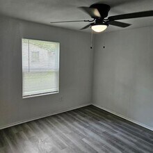 1403 E 4th Ave in Corsicana, TX - Building Photo - Building Photo