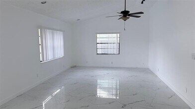 8205 SW 12th St in North Lauderdale, FL - Building Photo - Building Photo