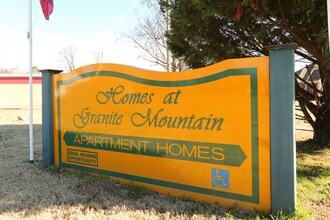 Legacy Homes at Granite Mountain in Little Rock, AR - Foto de edificio - Building Photo