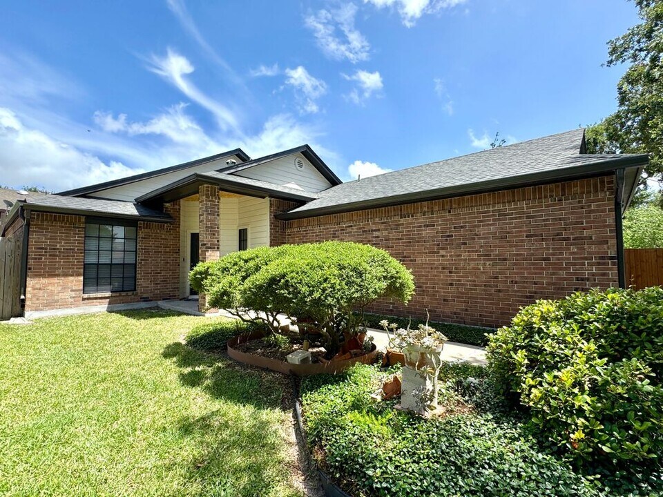6929 Monarch St in Corpus Christi, TX - Building Photo