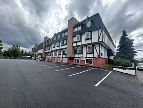 Kings Court in Anchorage, AK - Building Photo - Building Photo