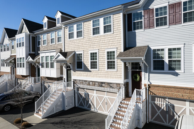 Gables at Woodcliff Lake in Cresskill, NJ - Building Photo - Building Photo