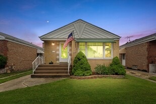 5139 S Narragansett Ave in Chicago, IL - Building Photo