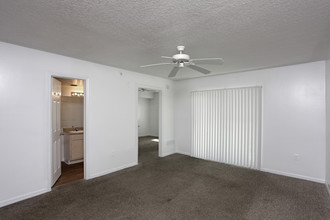 Atlantic Palms Apartments in Pompano Beach, FL - Building Photo - Building Photo