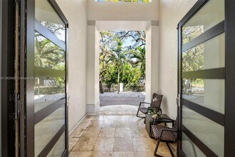 150 W Sunrise Ave in Coral Gables, FL - Building Photo - Building Photo