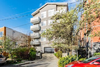 Hillside 411 in Seattle, WA - Foto de edificio - Building Photo
