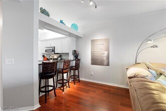 300 Robin Hood Cir in Naples, FL - Building Photo - Building Photo