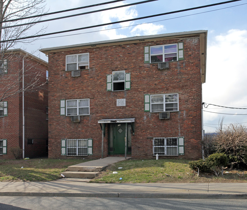 749 Grove St in Irvington, NJ - Foto de edificio