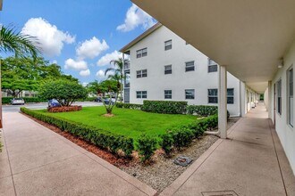 5 Mansfield A in Boca Raton, FL - Building Photo - Building Photo