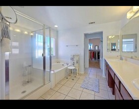 536 Via Del Caballo in San Marcos, CA - Building Photo - Building Photo
