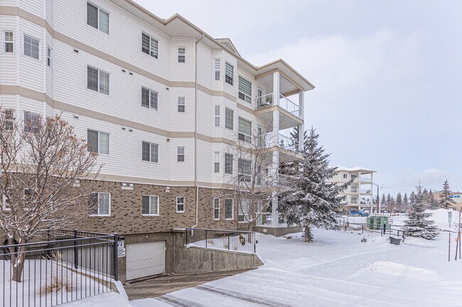 The Estates At Lakeside in Edmonton, AB - Building Photo - Building Photo