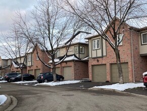 The Annex in Mississauga, ON - Building Photo - Building Photo