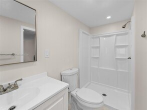 7401 SW 38th St in Miami, FL - Building Photo - Building Photo