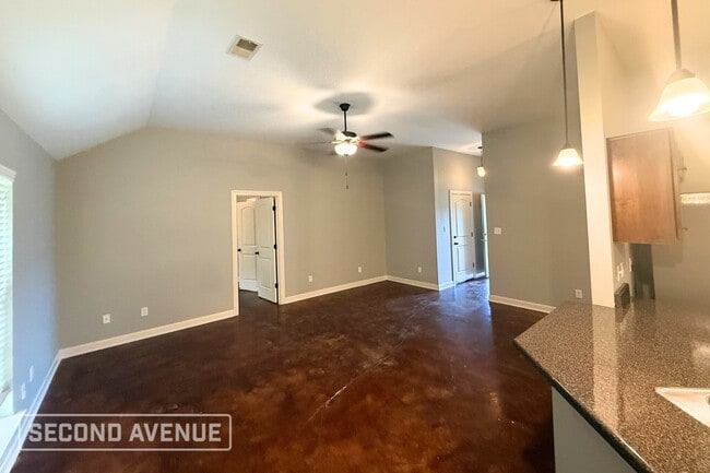 8963 Smith Ranch Dr in Southaven, MS - Foto de edificio - Building Photo