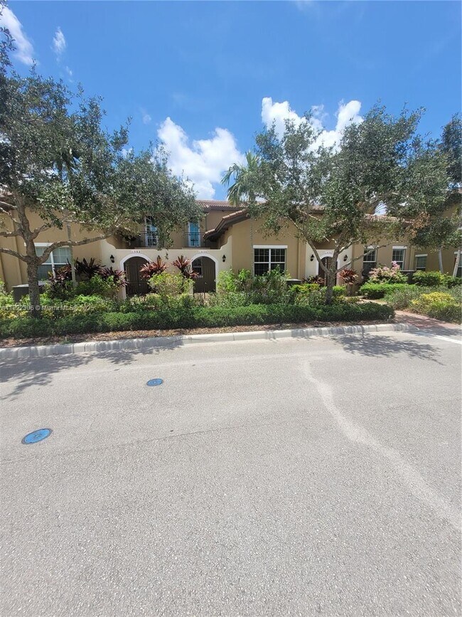 1430 SW 147th Ter in Pembroke Pines, FL - Building Photo - Building Photo