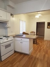 44 Wood St, Unit Unit2 in Lewiston, ME - Building Photo - Building Photo