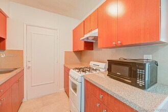 212 Phoenetia Ave-Unit -10 in Coral Gables, FL - Building Photo - Building Photo