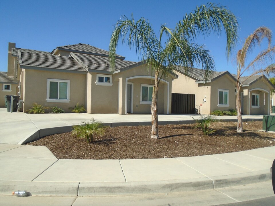 8616 Frankie Lou St in Bakersfield, CA - Building Photo