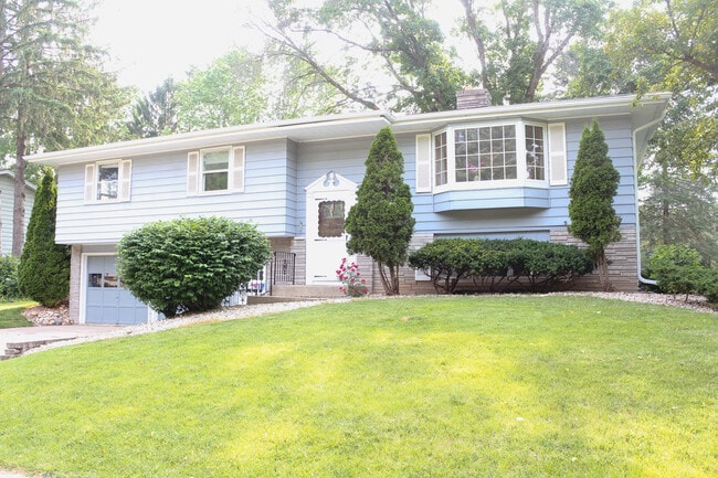 property at 918 Chapel Hill Rd