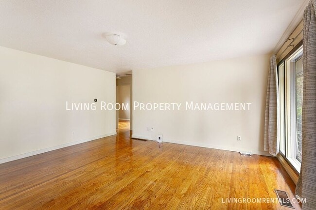 8414 N Peninsular Ave in Portland, OR - Building Photo - Building Photo