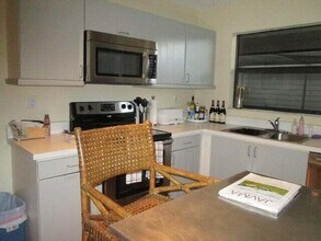 2575 Bedford Mews Dr in Wellington, FL - Building Photo - Building Photo