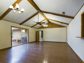 1302 Dominik Dr in College Station, TX - Building Photo - Building Photo