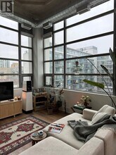 637 Lake Shore Blvd W in Toronto, ON - Building Photo - Building Photo