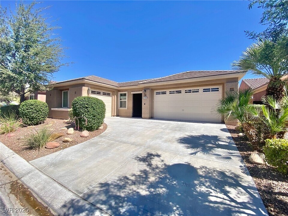 7249 Lansbrook Ave in Las Vegas, NV - Building Photo