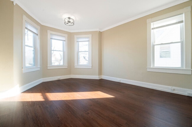 5327 Wesley Ave, Unit 2nd Floor in Baltimore, MD - Foto de edificio - Building Photo